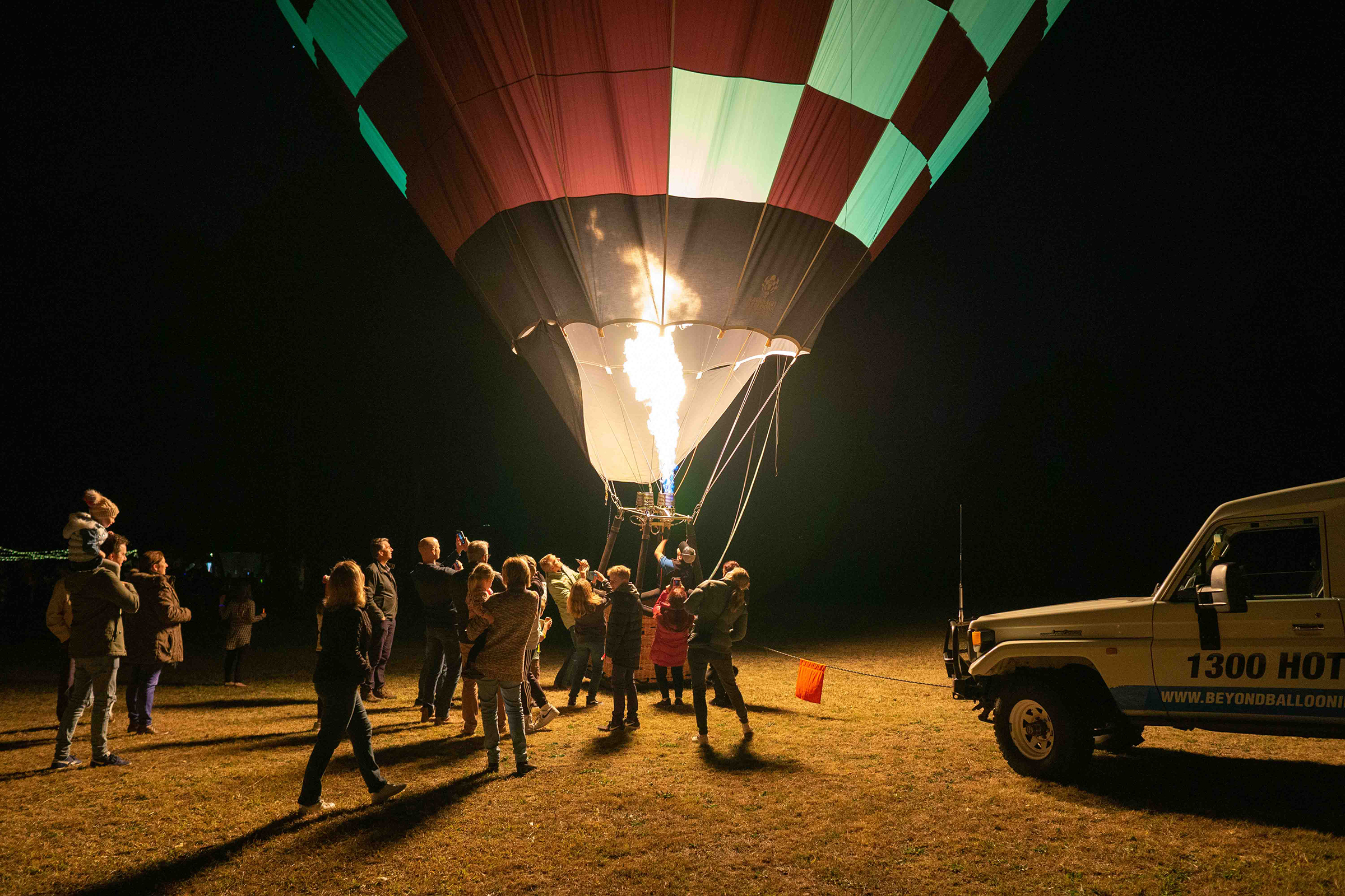 hot air balloon hunter valley glowing at night